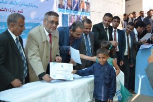 الجامعة وإدارة الأنشطة تكرم طلاب مدارس الوحدة المبدعين الجامعة وإدارة الأنشطة تكرم طلاب مدارس الوحدة المبدعين