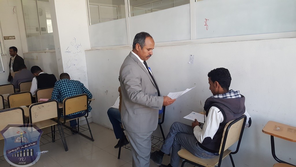 رئيس الجامعة يدشن امتحانات كلية العلوم الطبية