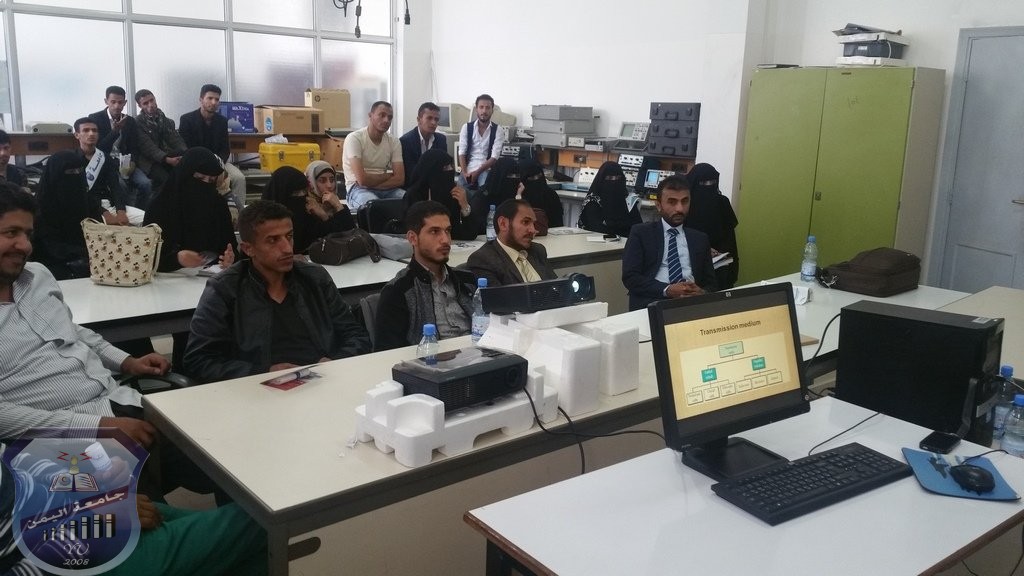 طلاب كلية الحاسوب يقومون بزيارة علمية للمعهد العام للاتصالات بصنعاء