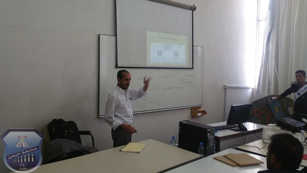 طلاب كلية الحاسوب يقومون بزيارة علمية للمعهد العام للاتصالات بصنعاء