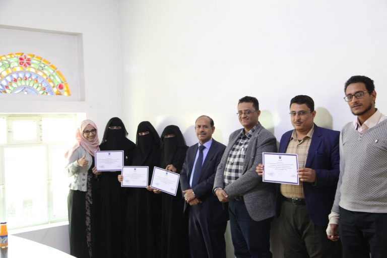 رئاسة الجامعة تكرم كادر الكنترول