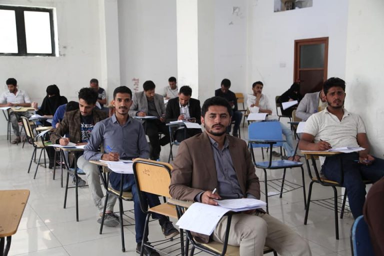 #رئيس الجامعة يدشن الإمتحانات النهائية للفصل الدراسي الثاني من العام الجامعي 2021-2022