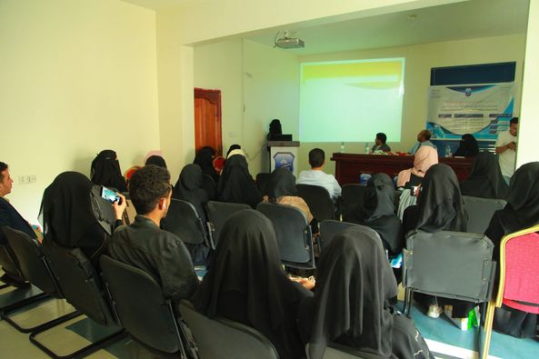 قسم المختبرات يدشن مناقشة ابحاث التخرج بحضور الدكتور محمد حسين قاضي الامين العام