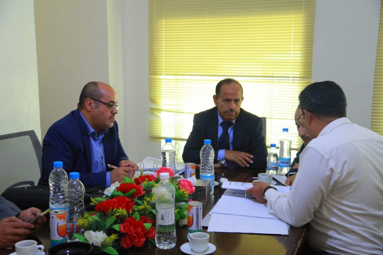 رئيس الجامعة يعقد جلسة مشاورات في إطار التوجه الإستراتيجي للجامعة والإعداد للحصول على الإعتماد البرامجي