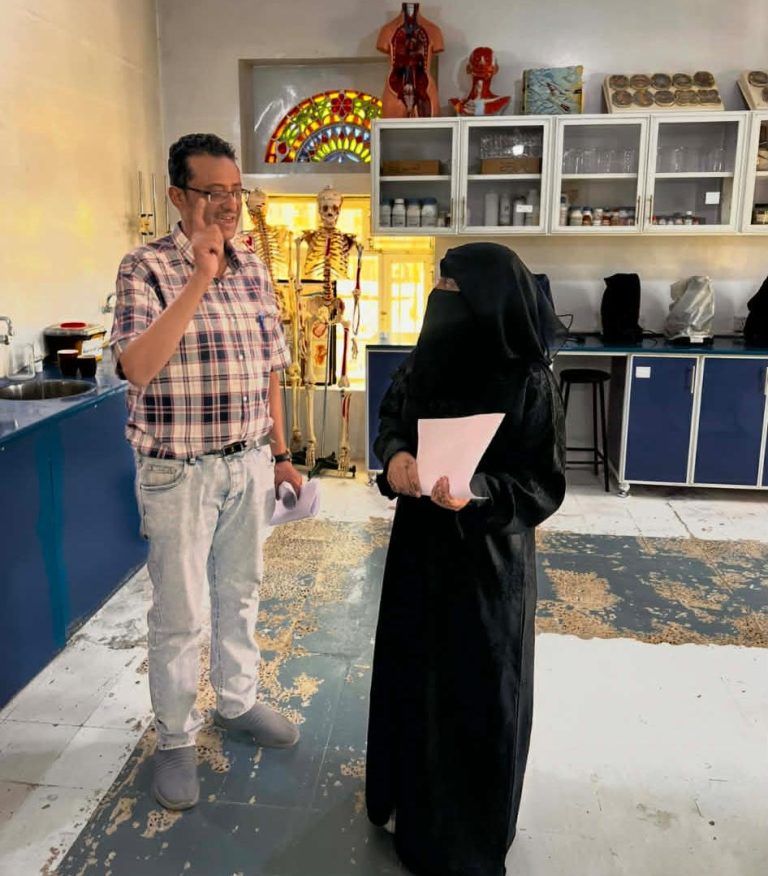استعداداً للعام الجامعي الجديد 1447هـ: الأمين العام لجامعة اليمن يتفقد جاهزية القاعات الدراسية والمعامل التطبيقية.